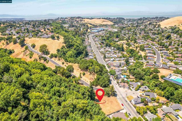 3300 Pinole Valley Rd, Pinole CA: https://media.crmls.org/mediaz/5768cae8-d2bc-43b7-976f-31e32f57aafd.jpg