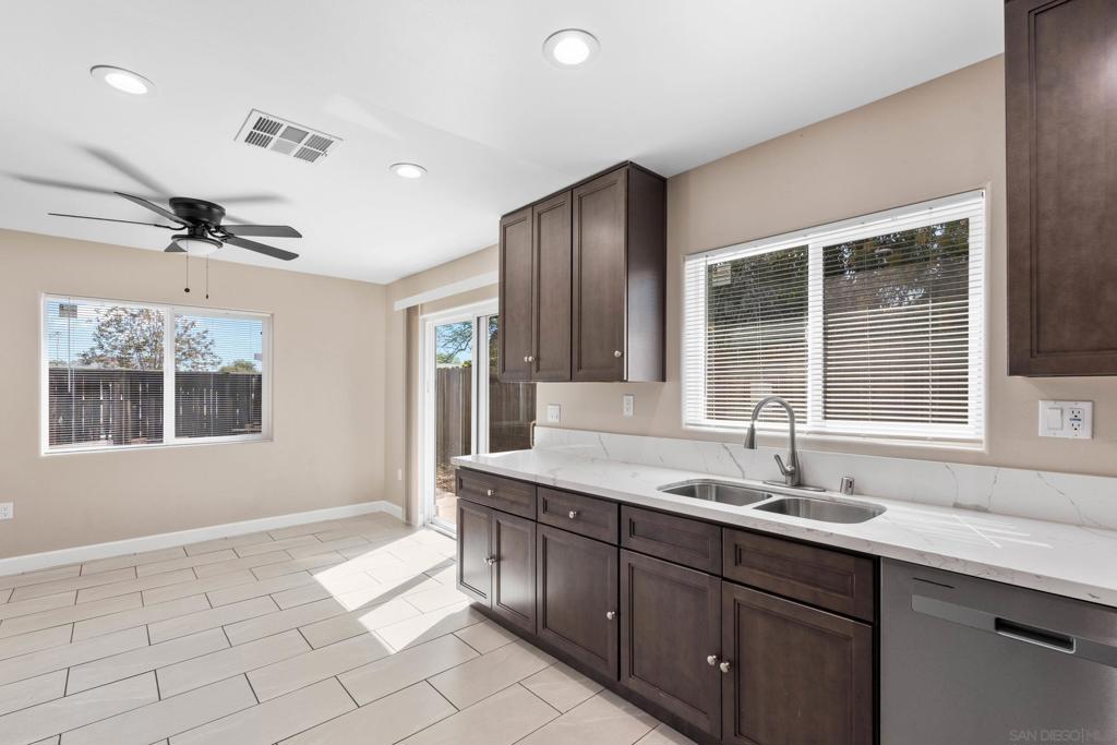 MLS #250024356SD img 13