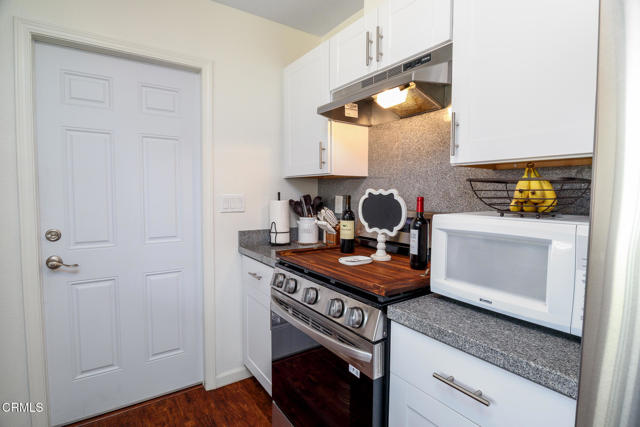 1501 Raccoon Court, Ventura CA: https://media.crmls.org/mediaz/5768fc8b-bbfc-4994-bf10-4d184cd555d8.jpg