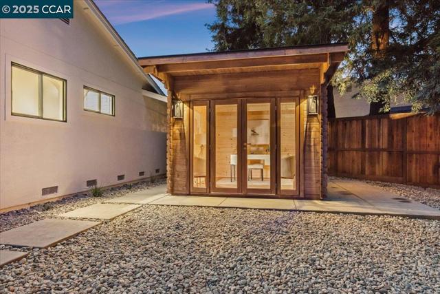 721 Sinnet Ct, Danville CA: https://media.crmls.org/mediaz/5769d589-0a41-40f5-835e-d2786c02b8aa.jpg