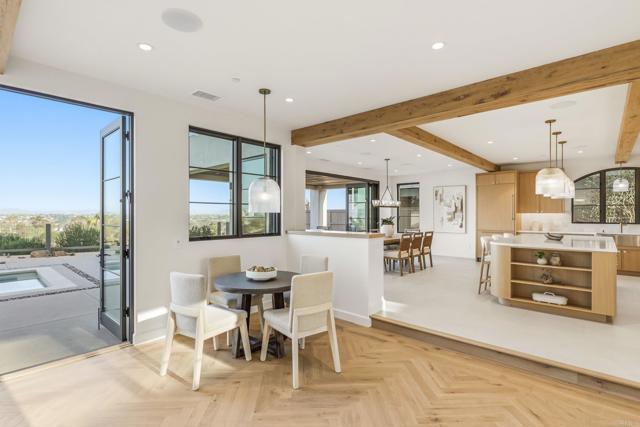 Detail Gallery Image 12 of 72 For 8341 La Jolla Scenic Dr, La Jolla,  CA 92037 - 5 Beds | 5/1 Baths