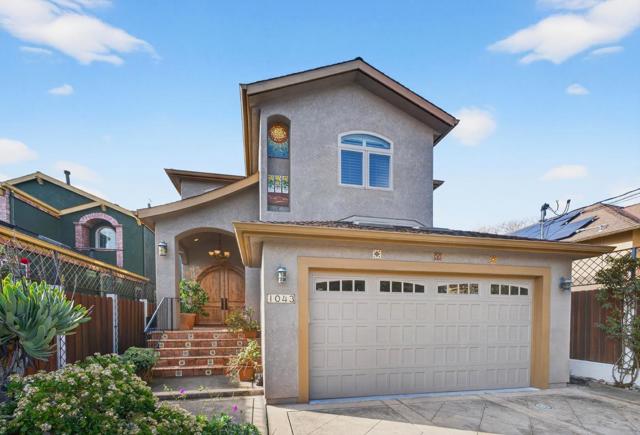 1043 Locust Street, San Jose CA: https://media.crmls.org/mediaz/576a41be-50f8-4a44-8b94-1fa74c8169a0.jpg