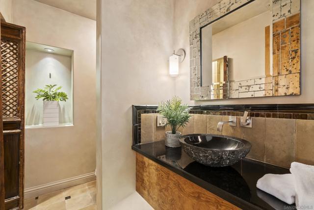 7778 Camino Sin Puente, Rancho Santa Fe CA: https://media.crmls.org/mediaz/576acc0c-ba18-4ecc-a713-4d8fab2ed845.jpg