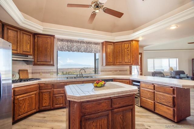 20329 Luchs Rd, Perris CA: https://media.crmls.org/mediaz/576bb3ed-fdd1-4356-8faf-13c240b8671b.jpg