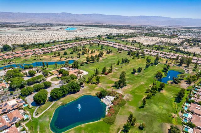 212 S Kavenish Drive, Rancho Mirage CA: https://media.crmls.org/mediaz/576bbb0d-6d24-4f31-9a3f-7746d1ac0d3a.jpg