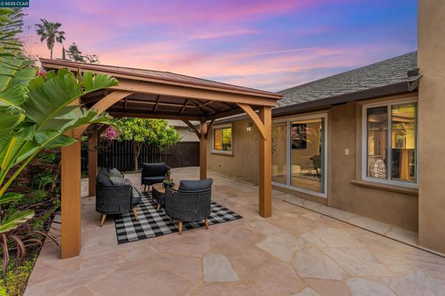 5588 Gonzalez Ct, Concord CA: https://media.crmls.org/mediaz/576bce91-07ab-42a4-b041-98414783a4f2.jpg