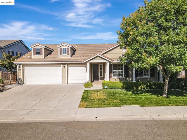 43 Sorrel Ct, Oakley CA: https://media.crmls.org/mediaz/576be669-c627-427b-883c-51459ff71d35.jpg