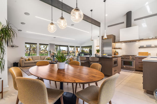 44841 Desert Horizons Drive, Indian Wells CA: https://media.crmls.org/mediaz/576c1a97-5cc0-4454-a650-258f8b4b69ed.jpg