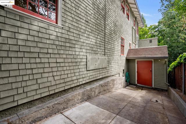 485 Hardy St, Oakland CA: https://media.crmls.org/mediaz/576c4c47-3c84-4bdc-b82e-229a877643b4.jpg