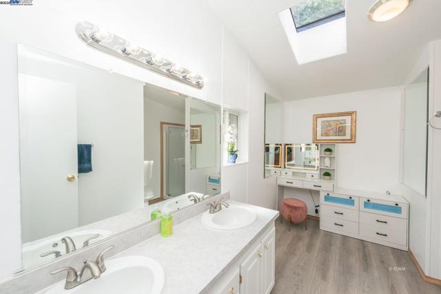 430 Bridge Rd, Douglas City CA: https://media.crmls.org/mediaz/576c61c5-9801-4936-8bcc-46650e82351b.jpg