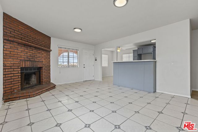 1060 Mcfarland Avenue, Wilmington CA: https://media.crmls.org/mediaz/576cc00d-8149-40d0-9adb-458126b0c80f.jpg