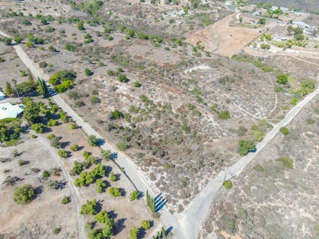 0 Palos Verdes Drive, Escondido CA: https://media.crmls.org/mediaz/576d041e-85e4-4dc1-9d8d-89c2cd75d904.jpg