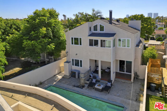 426 S Swall Drive, Beverly Hills CA: https://media.crmls.org/mediaz/576d55a0-9234-45ee-b21c-bd9cafbd928b.jpg