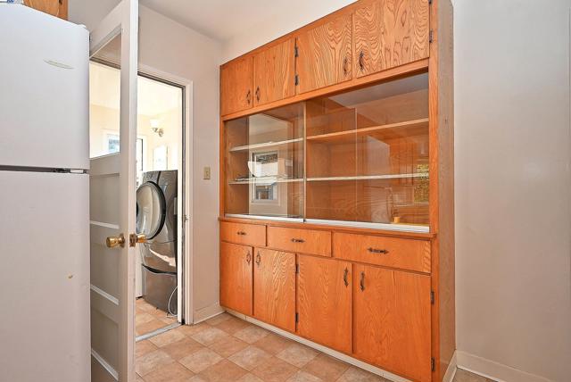 Image 18 of 51 For 181 Lewelling Blvd