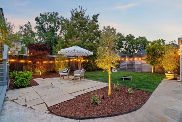 1223 Rhus Street, San Mateo CA: https://media.crmls.org/mediaz/576dbce4-f49c-402b-8360-9494a14ed1e5.jpg
