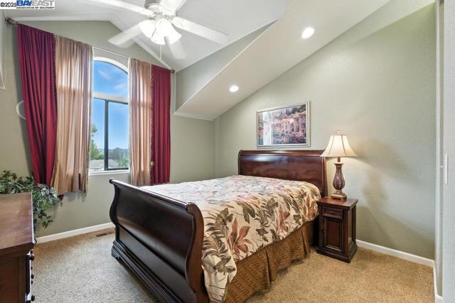 21798 Independent School Rd, Castro Valley CA: https://media.crmls.org/mediaz/576dfc0a-8b3d-43d6-8ddd-175663de28ce.jpg