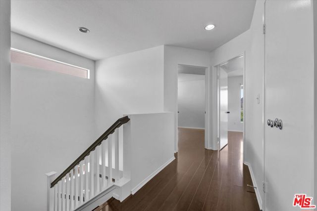 2279 Santa Ana Boulevard, Los Angeles CA: https://media.crmls.org/mediaz/576e0a09-2344-46e0-beba-18e3f5850641.jpg