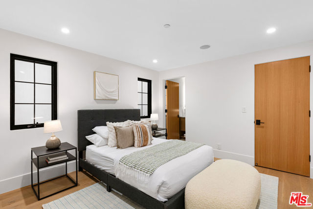 2565 Patricia Avenue, Los Angeles CA: https://media.crmls.org/mediaz/576e31f0-85a8-44be-9f7b-5a98920c1b57.jpg