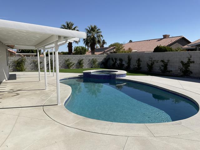 69835 Bluegrass Way, Cathedral City CA: https://media.crmls.org/mediaz/576e70d1-9814-4547-b7ff-a2a6f7a95437.jpg