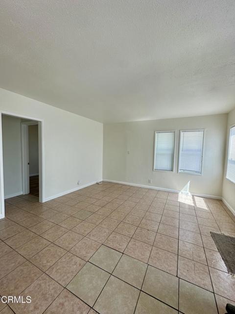 135 N Roosevelt Avenue, Oxnard CA: https://media.crmls.org/mediaz/576f3489-6e42-40ae-bf9d-38daf907fe2a.jpg