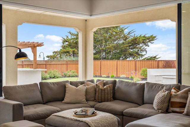 2999 Bluffs Drive, Marina CA: https://media.crmls.org/mediaz/576f6820-0454-4c84-ba47-39fa023dcb73.jpg