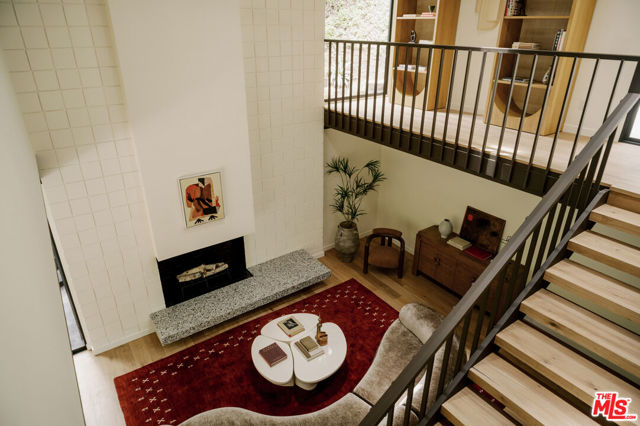 5649 Valley Oak Drive, Los Angeles CA: https://media.crmls.org/mediaz/576f809a-c2d2-4124-9ba0-f82478203174.jpg