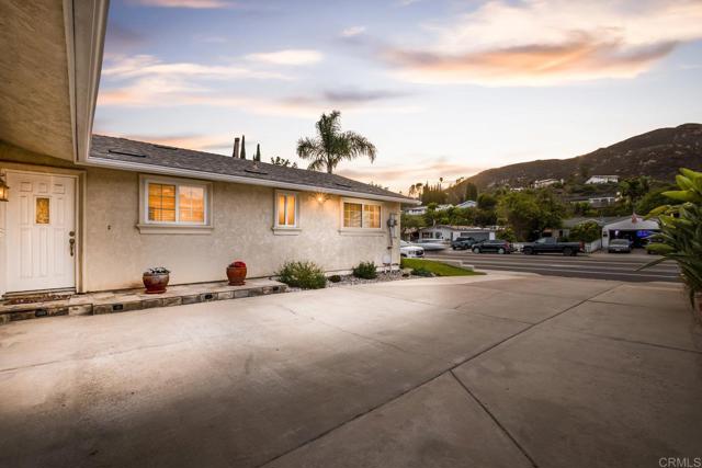 Detail Gallery Image 37 of 41 For 6767 Cowles Mountain Bld, San Diego,  CA 92119 - 4 Beds | 2 Baths