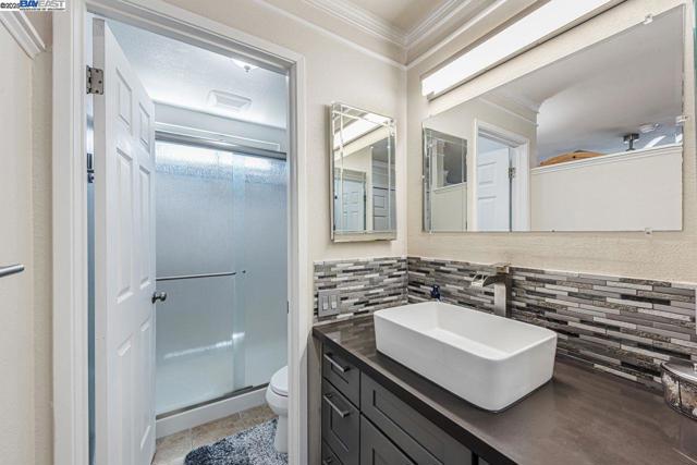 4318 Ellen Way, Union City CA: https://media.crmls.org/mediaz/577178d1-7487-4577-aae7-f63248ce0194.jpg