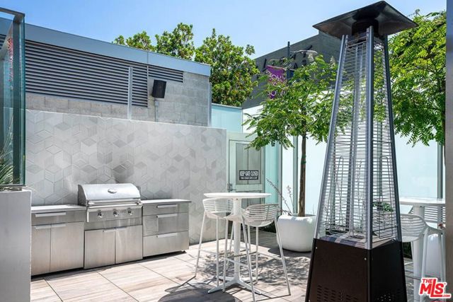 1480 VINE Street, Los Angeles CA: https://media.crmls.org/mediaz/5771c1c4-27cf-4ca8-94af-65eb2ce3ff94.jpg