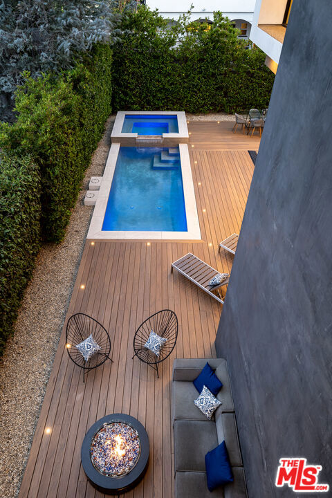 8356 W 4th Street, Los Angeles CA: https://media.crmls.org/mediaz/577277fa-171b-4e8b-8700-6a22257088e2.jpg