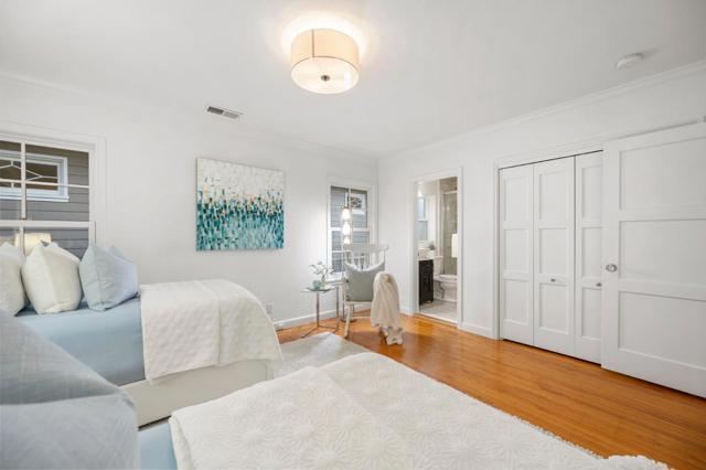 1149 Cortez Avenue, Burlingame CA: https://media.crmls.org/mediaz/5772b060-67a5-4373-a9ff-3b994ee89863.jpg