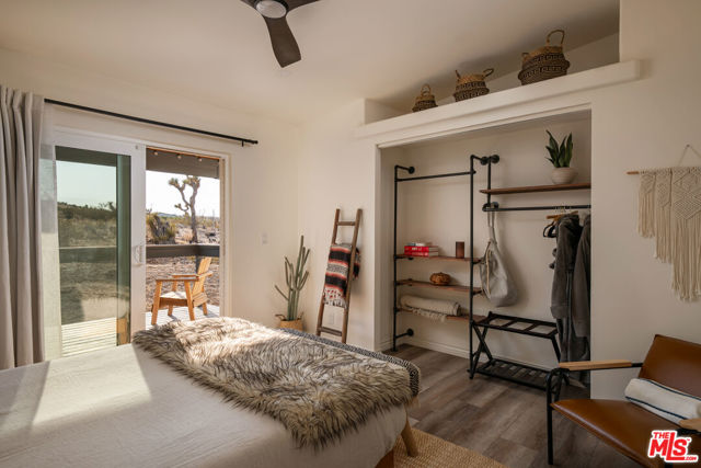59855 Security Drive, Yucca Valley CA: https://media.crmls.org/mediaz/5773632c-cd98-4e06-b26d-b70ae51145b9.jpg