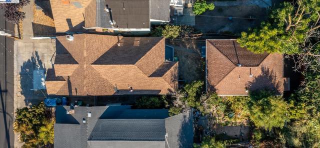 835 Apgar St, Oakland CA: https://media.crmls.org/mediaz/577494a6-4427-4bf5-9f3d-8e3cf70ac83c.jpg