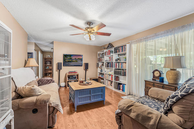 Detail Gallery Image 3 of 27 For 1373 Calle Crisantemo, Thousand Oaks,  CA 91360 - 3 Beds | 1 Baths