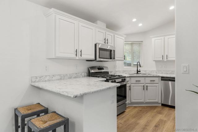 22899 Byron Rd, Crestline CA: https://media.crmls.org/mediaz/57753195-49d9-4779-a5f2-5540a799fe7c.jpg