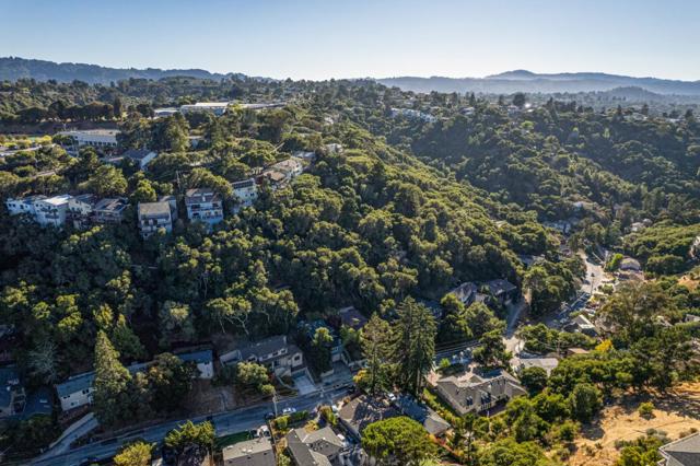 2851 San Juan Boulevard, Belmont CA: https://media.crmls.org/mediaz/57758302-5ae7-43d8-bd65-22889e6b0a00.jpg