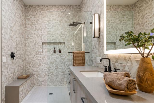 9 Regency Drive, Rancho Mirage CA: https://media.crmls.org/mediaz/5775db37-9e59-477c-9bec-d51c3ce6daf1.jpg