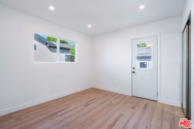 5822 Saloma Avenue, Sherman Oaks CA: https://media.crmls.org/mediaz/5775e343-a525-4dbf-be53-656c34a52a2d.jpg