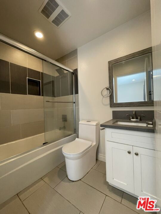 5733 Fulcher Avenue photo 9