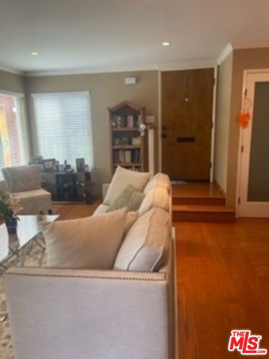 4845 Maytime Lane, Culver City CA: https://media.crmls.org/mediaz/577716e4-e699-4c75-ae8e-9151cf4135ce.jpg