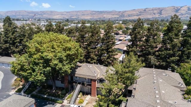 3054 Shadow Springs Place, San Jose CA: https://media.crmls.org/mediaz/5777b0fb-0aa4-4cfb-8708-ba620e507d7a.jpg