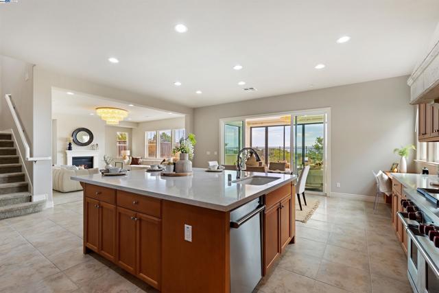 35 Dunfirth Dr, Hayward CA: https://media.crmls.org/mediaz/5777e563-8d12-489c-ba71-34ae195cd9d9.jpg