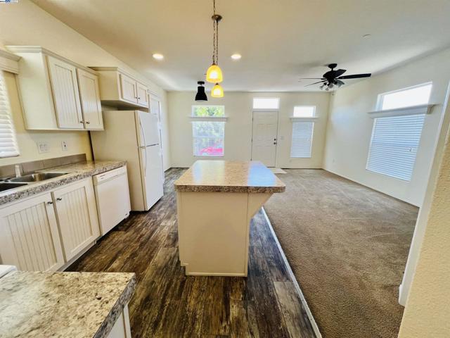 2655 Parkside Dr, Union City, California 94587, 3 Bedrooms Bedrooms, ,2 BathroomsBathrooms,Residential,For Sale,Parkside Dr,41060565