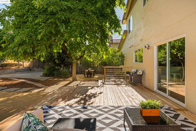 160 Manzanita Pl, Hercules CA: https://media.crmls.org/mediaz/57786b44-92d0-4180-9f14-3f15e8e706e9.jpg