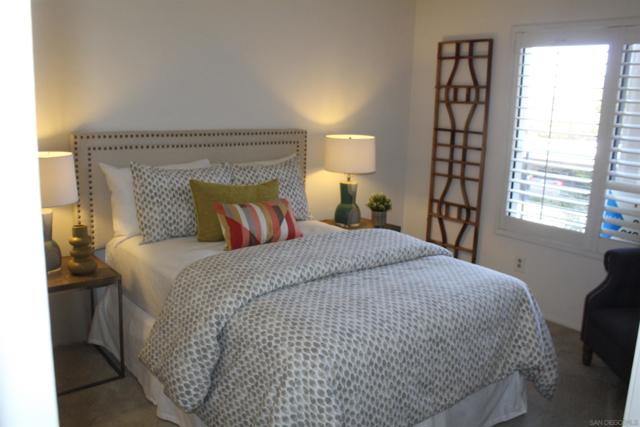 2939 Laurel St, San Diego CA: https://media.crmls.org/mediaz/57786e7d-e731-4fb0-8c10-c9c31d6f565c.jpg