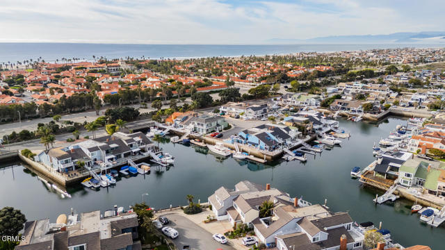 Detail Gallery Image 34 of 50 For 2221 Kingsbridge Ln, Oxnard,  CA 93035 - 3 Beds | 3 Baths