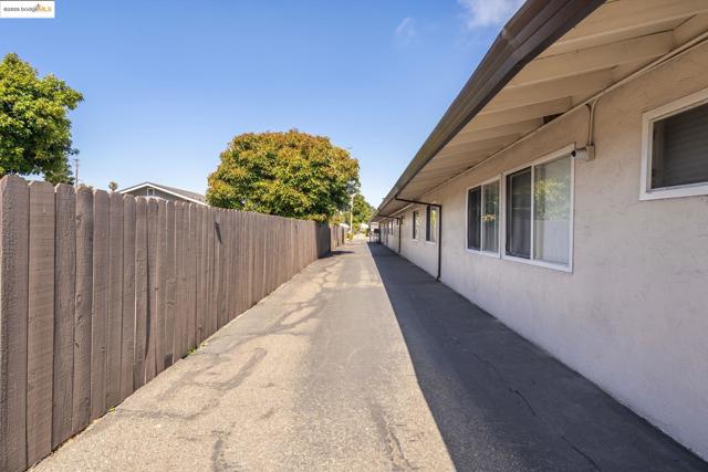 18905 Standish Ave, Hayward CA: https://media.crmls.org/mediaz/5778a005-c4d2-4744-ab42-7479c31663bc.jpg