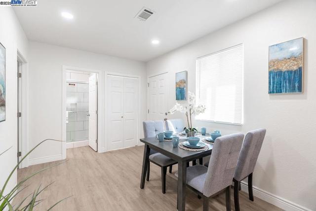 4733 E Washington St, Stockton CA: https://media.crmls.org/mediaz/5778f4d2-e5cc-4604-9c0d-2eb94ce21a9d.jpg