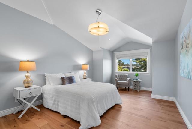 40 S Circle Drive, Santa Cruz CA: https://media.crmls.org/mediaz/57790614-681b-41f0-9dee-9e005362792a.jpg