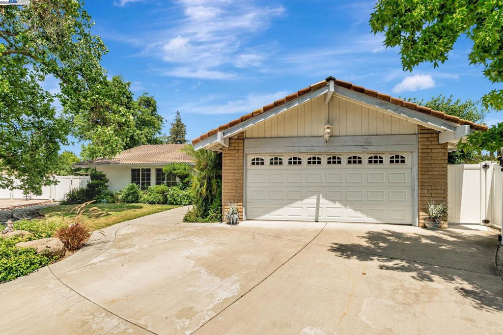 2117 Lido Cir